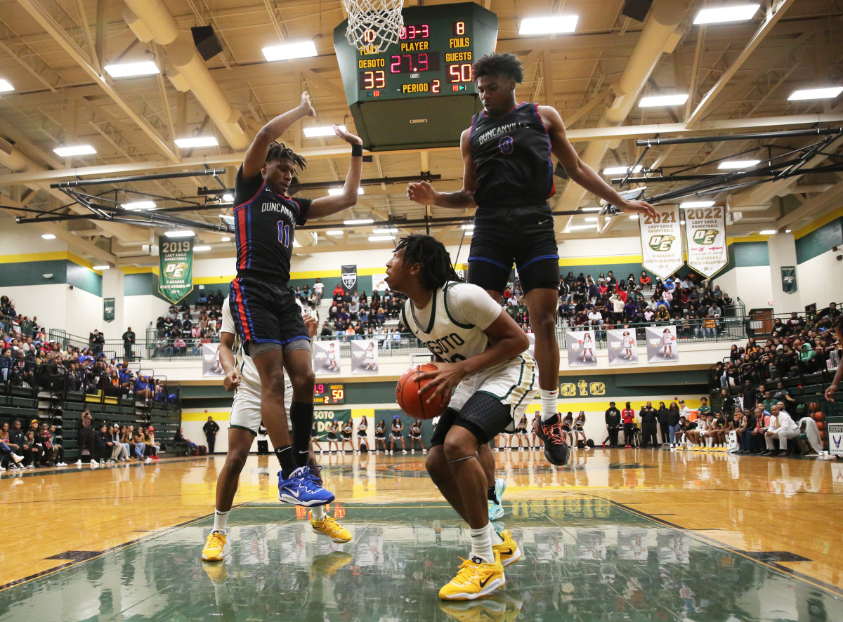 Texas high school basketball playoff brackets (boys) - Duncanville vs. Desoto from February 10, 2023.